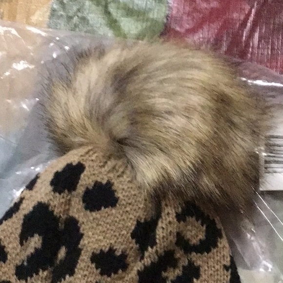 Women’s Leopard Pom Pom Beanie - Picture 2 of 3